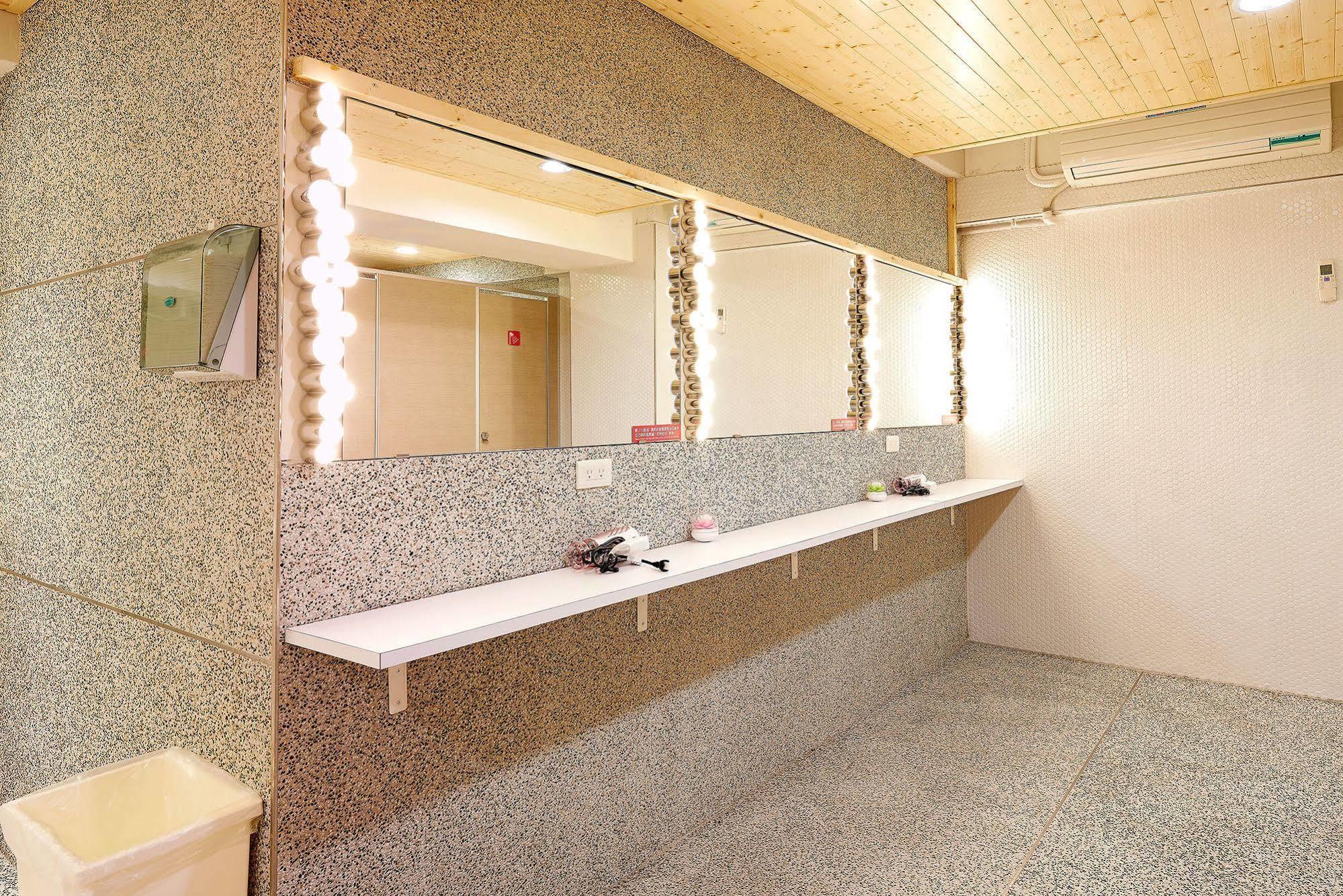 Ease Single Inn Тайчжун Экстерьер фото
